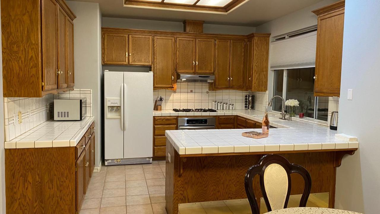 Beautiful Peaceful Desirable Home In Madera Rancho Exterior photo