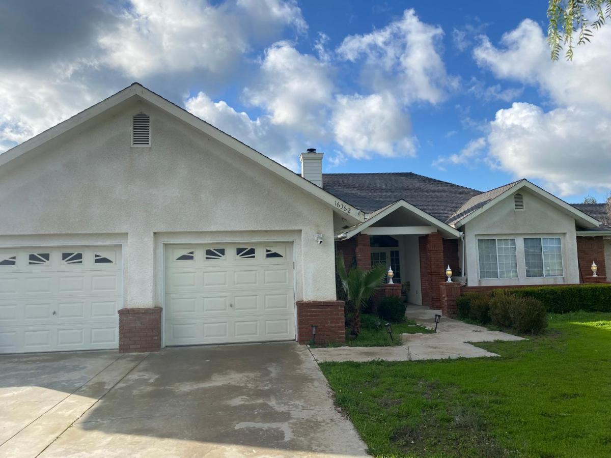 Beautiful Peaceful Desirable Home In Madera Rancho Exterior photo